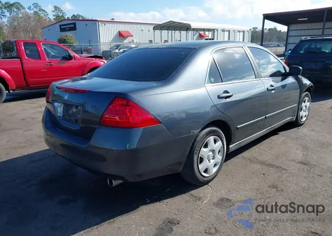 2007 Honda Accord 2.4 Lx z USA, uszkodzony, nr VIN 1HGCM56407A216686